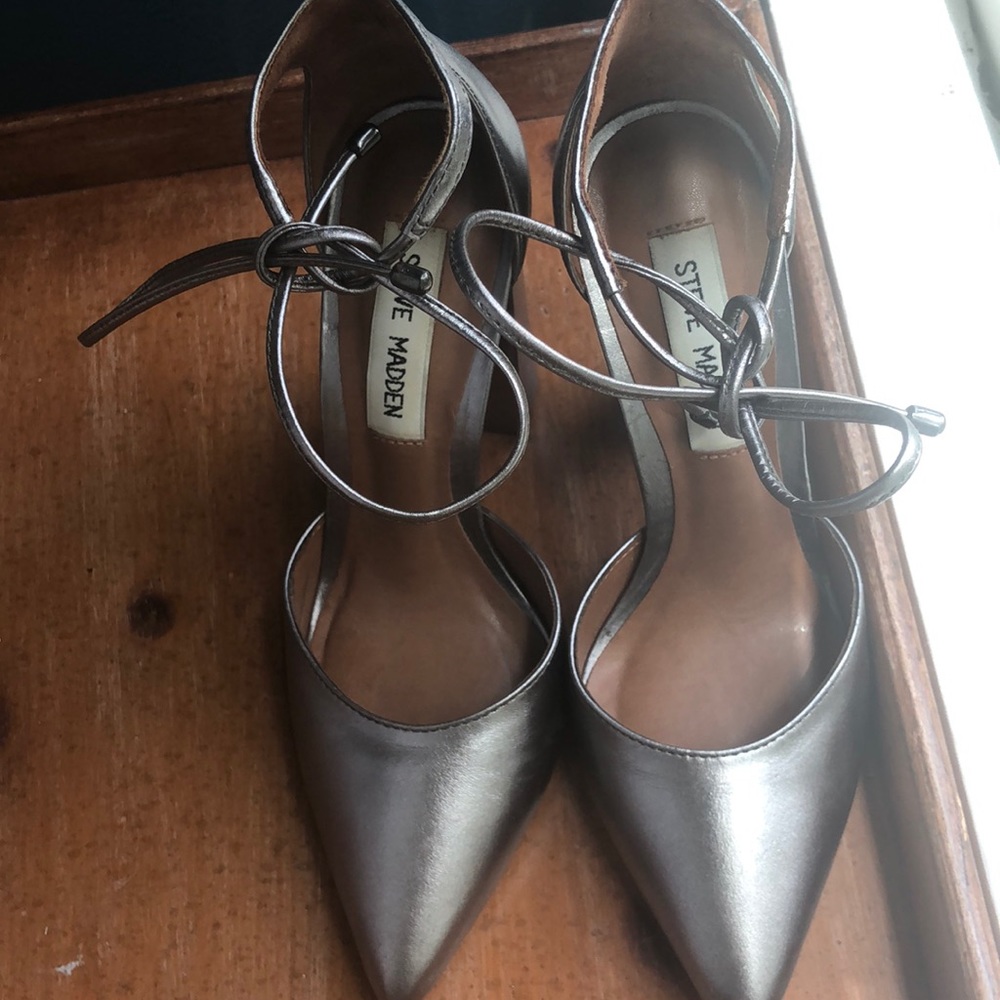 Steve Madden pampered shiny heel